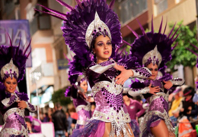Retransmisi�n del desfile del Domingo 7 de febrero Carnaval de �guilas 2016