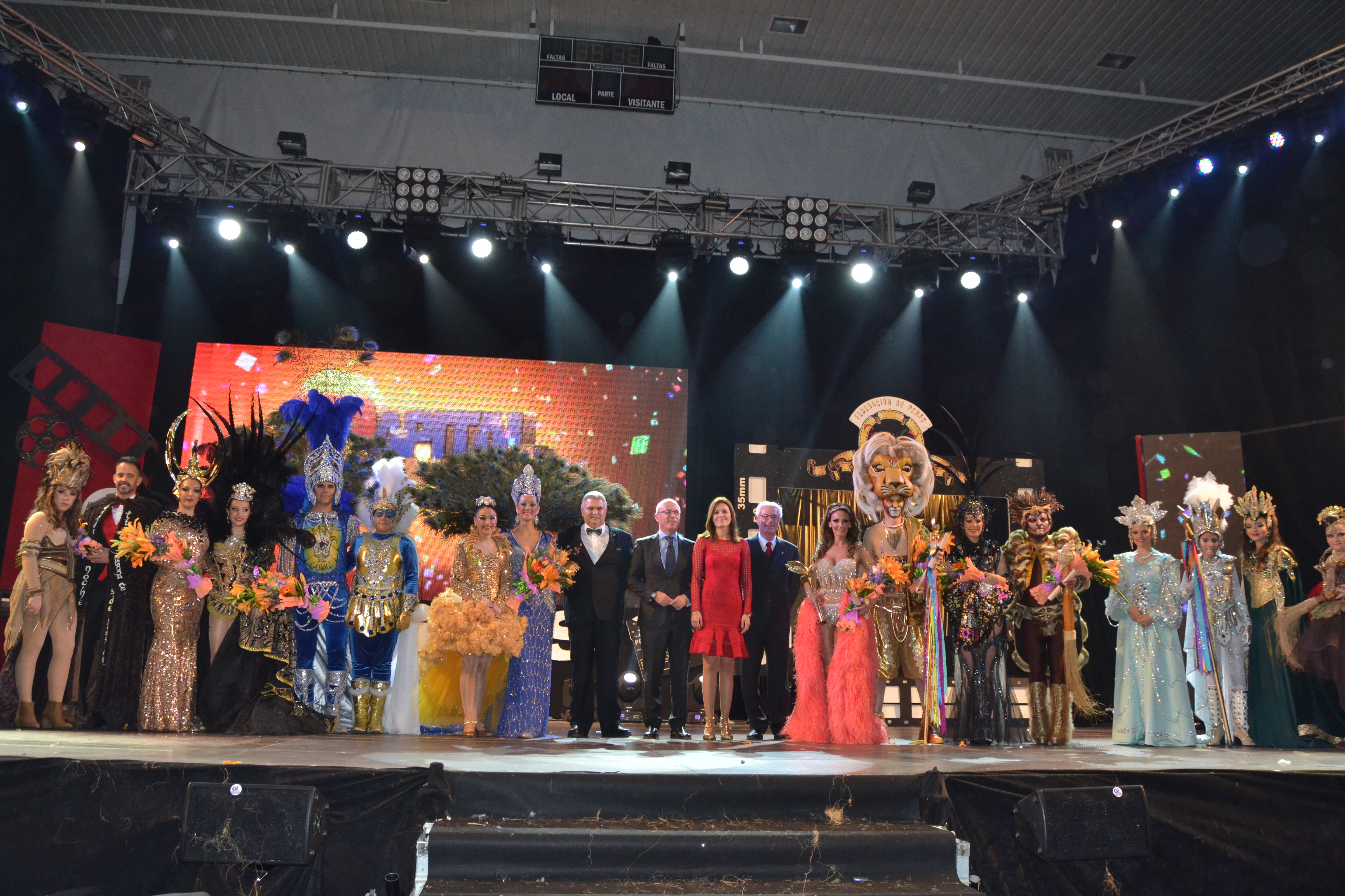   Los personajes del Carnaval toman el poder