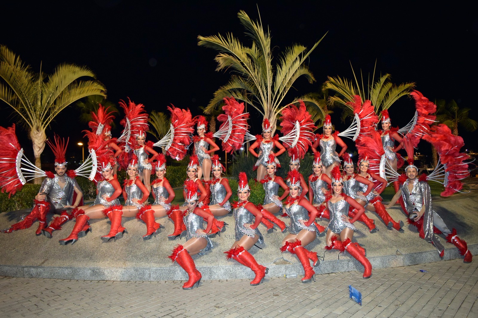 � � POR FIN! ESTOY AQU�, DESFILANDO EN �GUILAS�� LO HE CONSEGUIDO! �