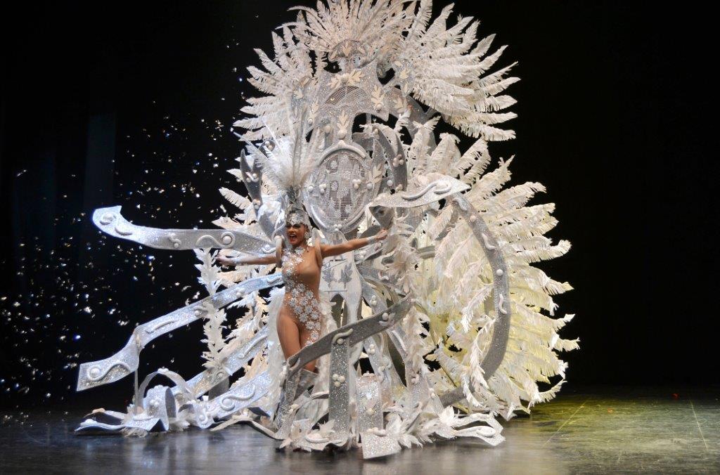 Concursos de Trajes de Papel y Maquillaje Corporal